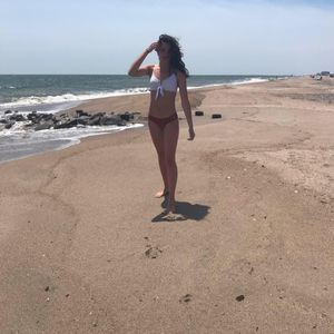 Meet your Posher, Tia